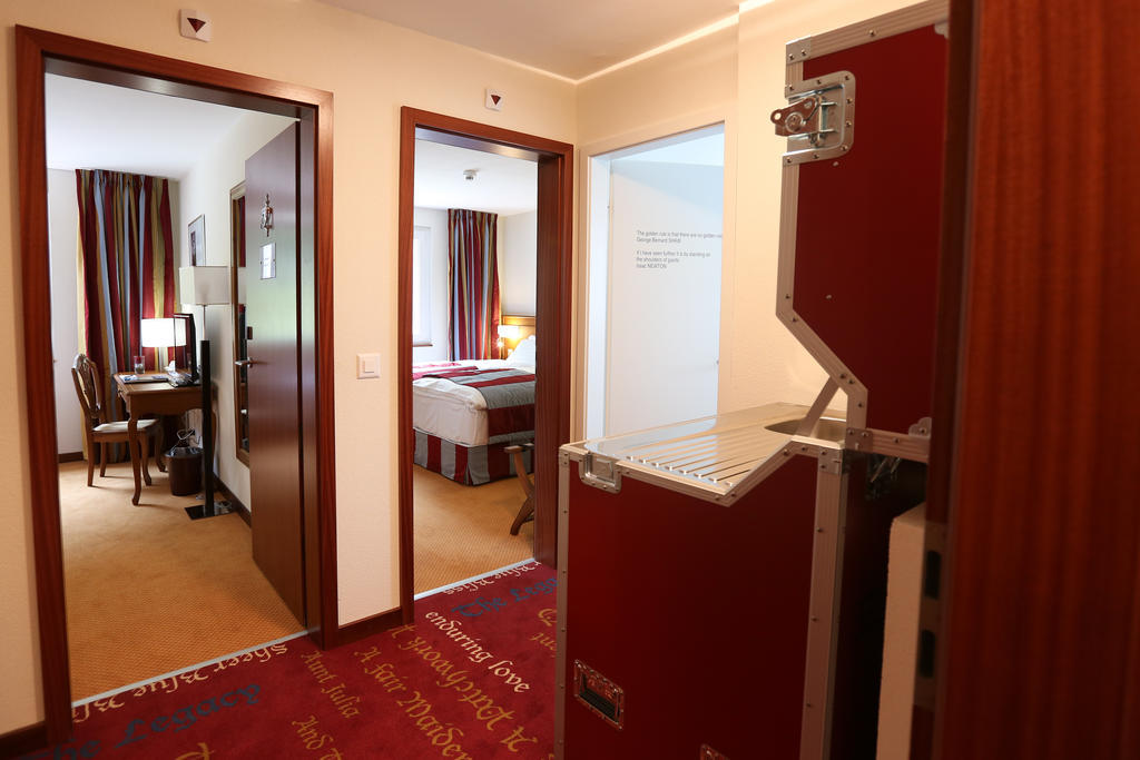 Hotel Des Inventions Ecublens  Zimmer foto